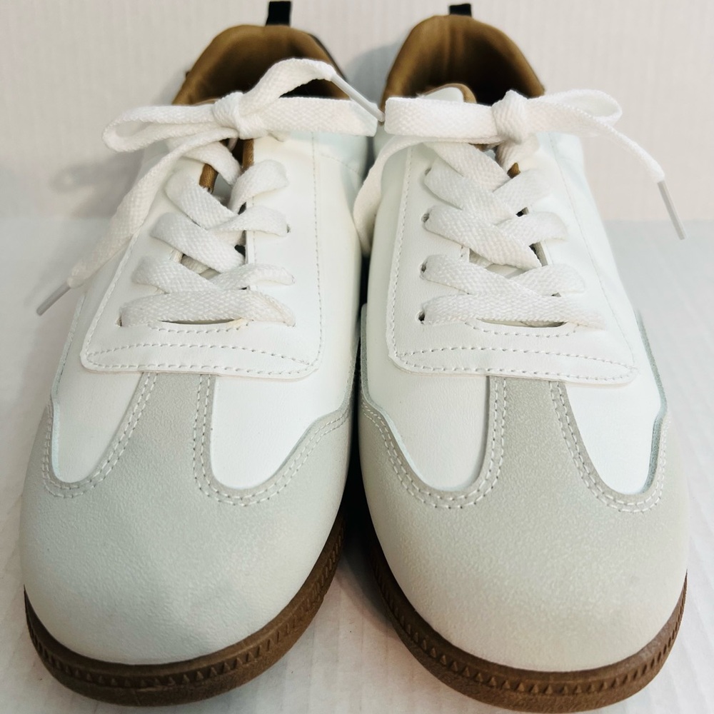 Taxi Mens White Sneakers